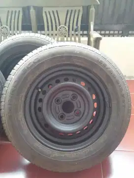 Ban dan velg kaleng