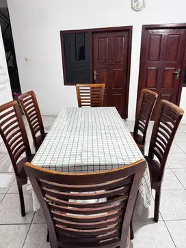 Meja makan kayu 6 kursi