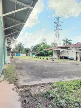 Disewakan 2gdg + mess karyawan + tnh