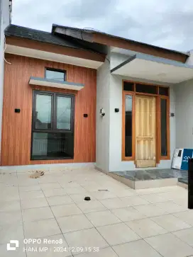 Rumah baru Strategis Abis di Belakang Polsek Arcamanik 800 jutaan
