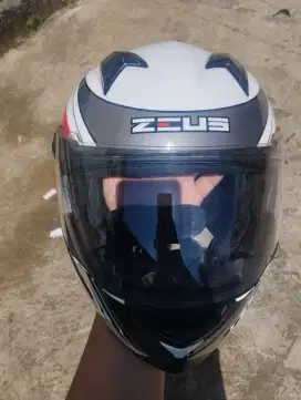 Helm zeus z811 size M fit L