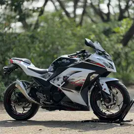 KAWASAKI NINJA 250 FI ABS PUTIH 2014 KM 4K PAJAK PANJANG KAYAK BARU