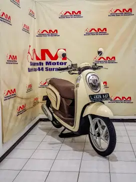 Honda scoopy stylist Tahun 2015 warna krem