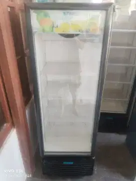 Di jual cepat showcase merk stiko orisinil