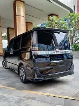 Toyota Voxy AT Th 2018 Good Condition