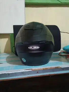 jual helm merk rris