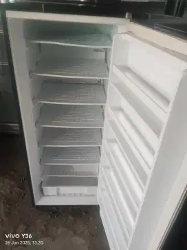 Di jual cepat prizer buat es batu 6 rak