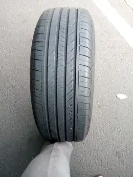Ban all new HRV 2023 akhir 98% 215/60 R17 Good Year seperti baru