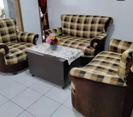 Sofa bekas pakai