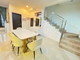 D Jual Town House dLebak Bulus Jak Sel