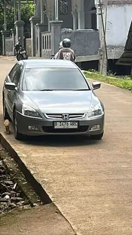 Honda Accord matic tipe tertinggi VTIL 2005