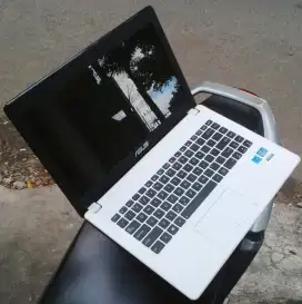 Laptop Mulus No Minus RAM 4 GB HDD 1 TERA Core-i3
