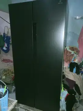 Kulkas dua pintu Polytron