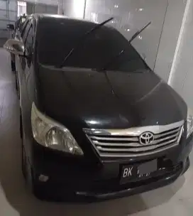 Toyota kijang inova 2012