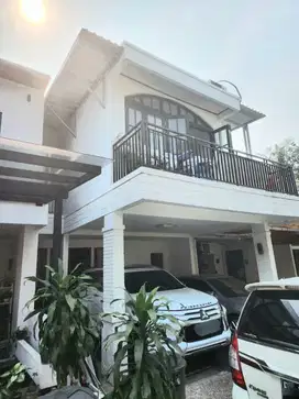 Rumah Ca Dua Lantai di Perumahan Green Park Dekat Tol Jatiwarna Bekasi