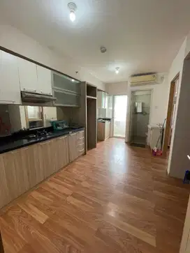 DiSEWAKAN Apartemen Educity Tower Yale 2BR Jadi 1BR Semi Furnished
