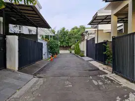 HARGA HITUNG TANAH! Rumah 1 Lantai di Kelapa Gading