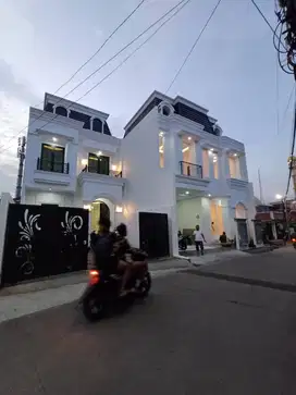 Rumah baru design classic di Gandaria Jagakarsa Jakarta Selatan