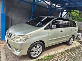 Toyota Kijang Innova 2012 Bensin