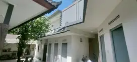 A shophouse with boarding house (8 rooms) for sale in Tabanan.