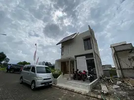 Villa Modern Kota Wisata Batu Jawa Timur Dekat Alun-Alun dan Wisata