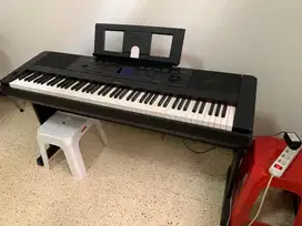 Piano Keyboard Yamaha DGX 660 Seperti Baru Fullset