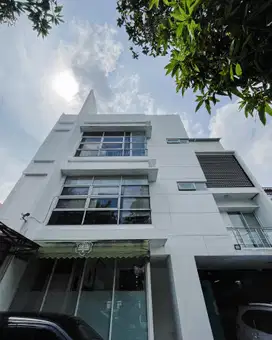 Modern Minimalist Building In Menteng & Prime Area