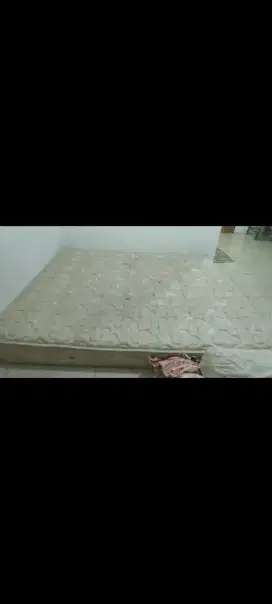 Dijual kasur springbed bekas  dan meja TV