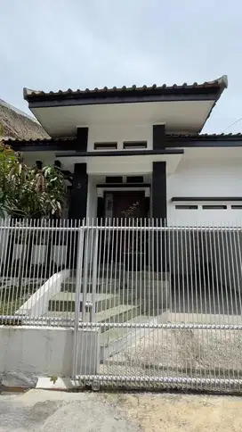 MURAH Rumah dekat Kampus Polban sayap sarijadi dijual di bawah 1 M Wow