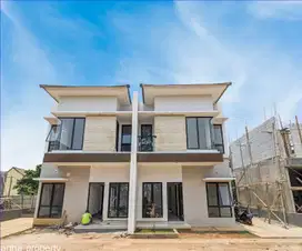 RUMAH BARU 2 LANTAI GRATIS SEMUA BIAYA, DEKAT KANTOR WALIKOTA