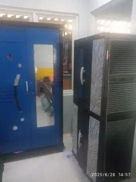 2 lemari pakaian