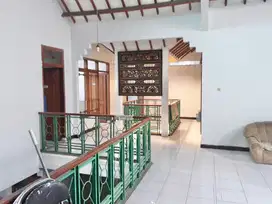 Dijual Rumah 2 lantai luas belakang Horison - Turangga