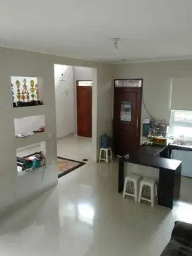 Rumah Nyaman Hoek 2 Lantai Pinus Regency Soekarno Hatta