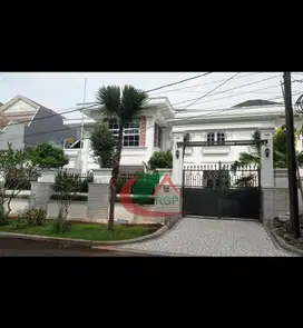 Dijual Rumah Mewah di Bukit Permai Cibubur ada Kolam Renang Harga Nego