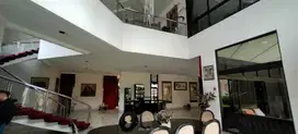 MEWAH, HARGA HITUNG TANAH! Rumah di Kebayoran Baru, Jakarta Selatan