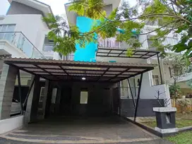 Disewakan rumah bagus 2 tingkat di grand matoa depok