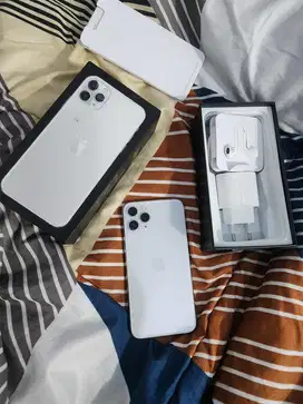 iPhOne 11 PRO 256gb ori lemgkap dan Mulus