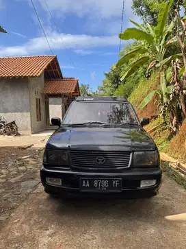 Di jual kijang 2002