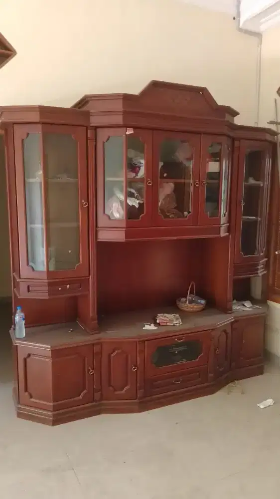 Lemari Bufet Bekas Kondisi Bagus