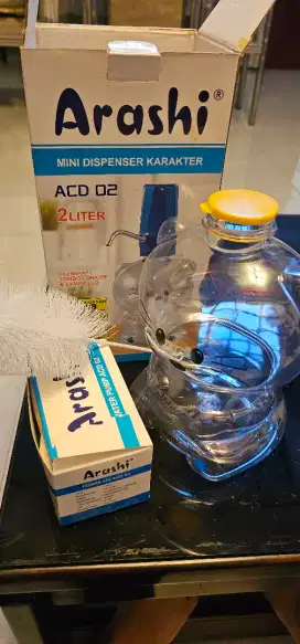 Pompa Dispenser air minum 2L karakter