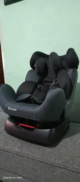CARSEAT BABYDOES DRIVER
