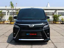 Toyota Voxy 2018 KM low