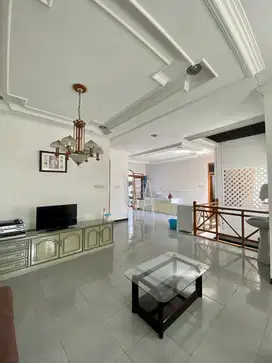 Rumah 2Muka PASIRLUYU BKR MEWAH DAN LUAS Sangat Strategis di Bandung