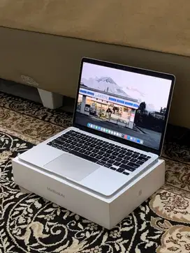 MacBook Air 2020 M1 8/256