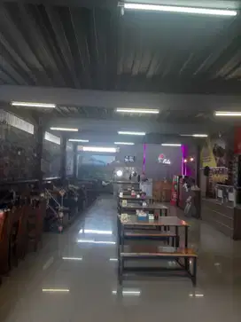 Tanah dan bangunan ex - resto di mainroad amir mahmud Cimahi Kota