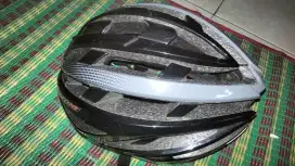 helm roadbike mtb size m hijau cocok buat roadbike mtb original