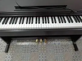 Piano Yamaha Arius YDP 144