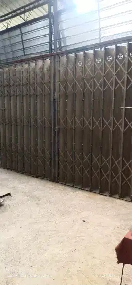 pintu harmonika