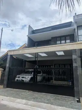 Rumah Baru 2 Lantai Siap Huni di Turangga