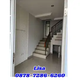 Dekat area makanan Gading Serpong 2 Lantai Malibu Village Paramount